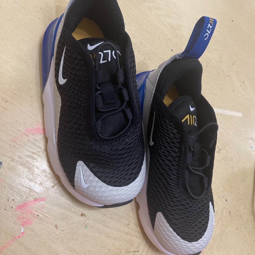 Little boys Nikes Air Max 270